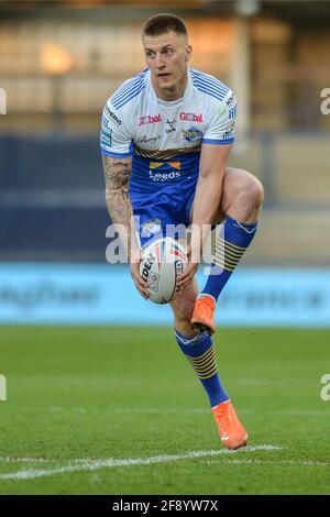Leeds, Royaume-Uni. 15 avril 2021. Alex Mellor (11) de Leeds Rhinos pendant la Ligue de rugby Betfred Super League Round 3 Leeds Rhinos vs Wigan Warriors au stade Emerald Headingley, Leeds, UK Credit: Dean Williams/Alay Live News Banque D'Images