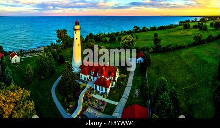 Vue aérienne du phare de Wind point sur les rives du lac Michigan, racine, Wisconsin, États-Unis Banque D'Images