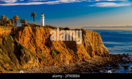 Phare de point Vicente et falaises côtières, Los Angeles, Californie, États-Unis Banque D'Images