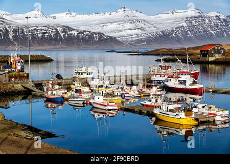 Port avec bateaux de pêche, Peoria, Islande Banque D'Images