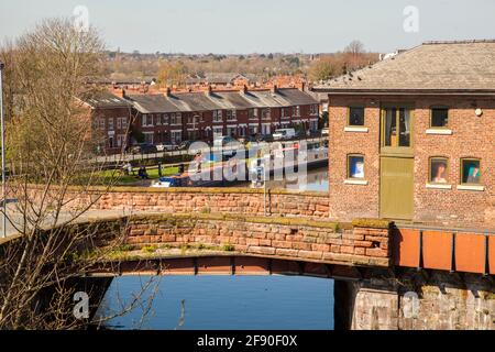 Telford's Warehouse sur le canal de Shropshire Union lorsqu'il passe Par la ville Cheshire de Chester Banque D'Images