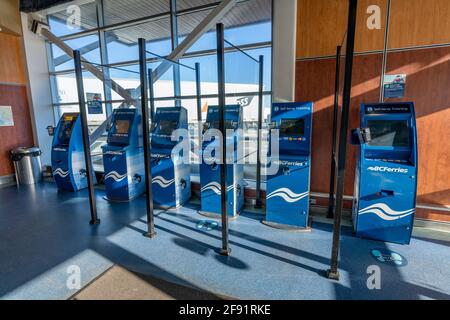 BC Ferries Tsawwassen terminal de vente de billets en libre-service. Delta, Colombie-Britannique, Canada. Banque D'Images