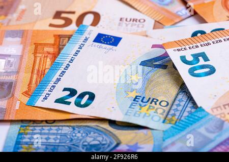 Modèle des billets en euros, billet en euros dans le cadre du système économique et commercial, gros plan Banque D'Images