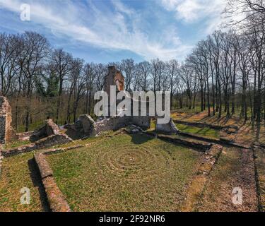 Le monastère de Saint Michael ruine la Hongrie près de la ville de Nagyvazsony. Ruines antiques du XIIIe siècle. Construit par Pal Kinizsi. Il est un célèbre histor hungaryan Banque D'Images