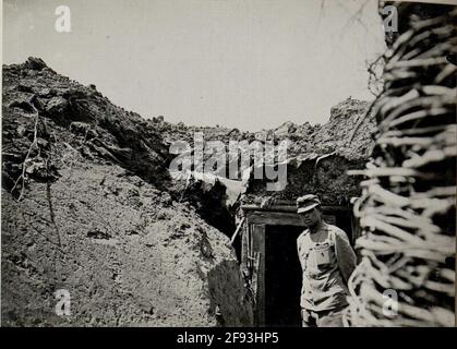 Coup de balle d'une grenade russe pendant les combats du 9 juillet dans un abri d'équipe dans la tranchée de la 16e Compagnie du Régiment d'infanterie 6 à 369, au nord de Gebrow. 9.6.1916. Banque D'Images