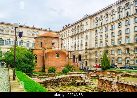 Vue sur la rotonde de sain george à Sofia, Bulgarie. Banque D'Images