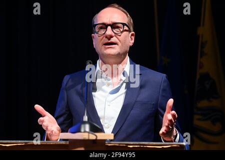 Ministre flamand de l'éducation et de la protection des animaux et des sports Ben Weyts photographiés lors d'une conférence de presse du gouvernement flamand Et la salle de sport flamande Banque D'Images