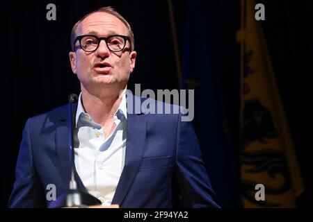 Ministre flamand de l'éducation et de la protection des animaux et des sports Ben Weyts photographiés lors d'une conférence de presse du gouvernement flamand Et la salle de sport flamande Banque D'Images