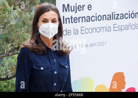 Madrid, Espagne. 16 avril 2021. **NON ESPAGNE** la Reine Letizia assiste à la présentation d'un rapport sur le rôle des femmes dans l'économie à Madrid, le 16 avril 2021. Crédit : Jimmy Olsen/Media Punch/Alay Live News Banque D'Images