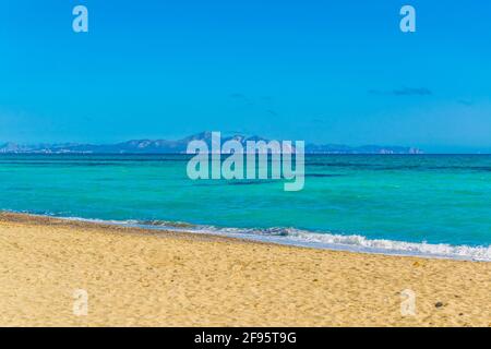 Sa Canova Playa Virgen situé dans la baie d'Alcudia à Majorque, Espagne Banque D'Images