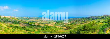 Vue aérienne de la baie d'IR-Ramla à Gozo, Malte Banque D'Images