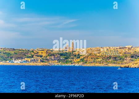 Vue sur le bord de mer de Mgarr sur l'île de Gozo, Malte Banque D'Images