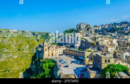 Vue sur les toits de la ville italienne Matera avec san églises pietro caveoso et madonna de Idris Banque D'Images