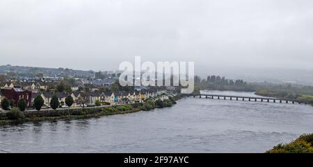 Pont sur la rivière Shannon à Limerick, Irlande Banque D'Images