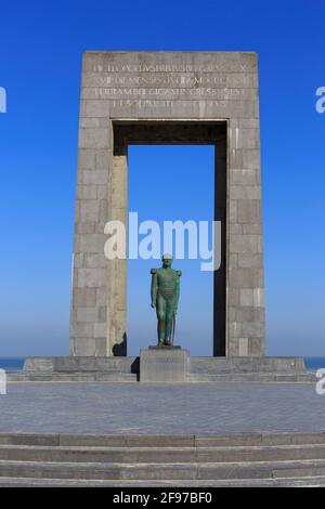 Monument à Leopold I (1790-1865), premier roi des Belges, à l'endroit exact où il est entré dans la nation le 17 juillet 1831 à de panne, Belgique Banque D'Images