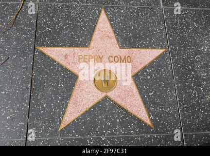 Hollywood, Californie, États-Unis 14 avril 2021 UNE vue générale de l'atmosphère du chanteur Perry Como's Star sur le Hollywood Walk of Fame le 14 avril 2021 à Hollywood, Californie, États-Unis. Photo par Barry King/Alay stock photo Banque D'Images