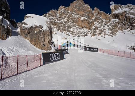 Cortina d'Ampezzo, Italie 13 février 2021: Une vue générale lors des Championnats du monde de ski alpin FIS descente des femmes sur l'Olympia delle Tofane C Banque D'Images