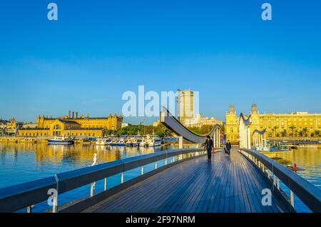 Promenade Rambla de Mar à Barcelone, Espagne. Banque D'Images