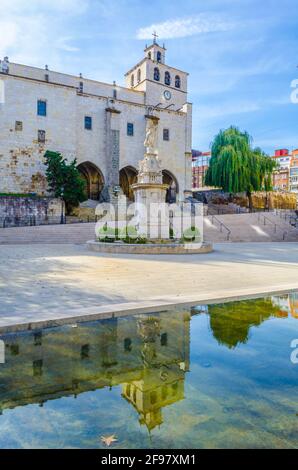 Vue sur la cathédrale de Santander, Espagne Banque D'Images