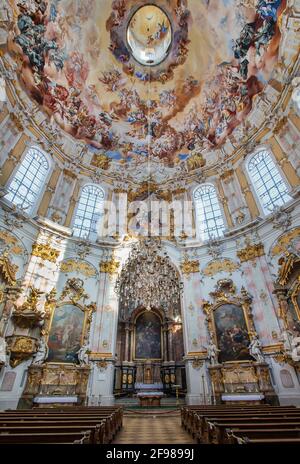 Intérieur de l'église du monastère, Abbaye de l'Ettal, Ettal, Ettaler Sattel, Parc naturel des Alpes d'Ammergau, haute-Bavière, Bavière, Allemagne Banque D'Images