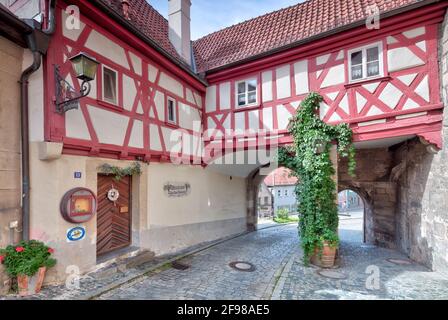 Ancien garde-porte, taverne à vin, porte de ville, maison à colombages, façade, Vieille ville, architecture, automne, Kronach, Franconie, Bavière, Allemagne, Banque D'Images