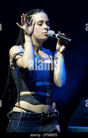 Madrid, Espagne. 16 avril 2021. La chanteuse Dora Postigo se produit au Centre Conde Duque de Madrid. Crédit : SOPA Images Limited/Alamy Live News Banque D'Images