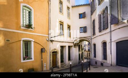 Arche de pierre sur la rue porte Oliviers à Béziers. La plus ancienne ville de France. Banque D'Images