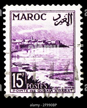 MOSCOU, RUSSIE - 4 NOVEMBRE 2019 : timbre-poste imprimé au Maroc montre Oudayas's point, série touristique, 15 franc marocain, vers 1952 Banque D'Images