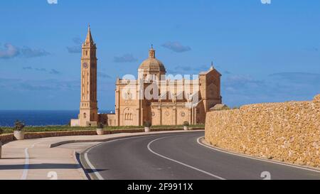 L'église TA Pinu sur Gozo est un célèbre monument sur l'île Banque D'Images