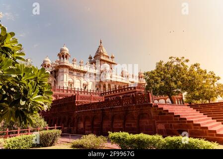 Jaswant Thada est cénotaphe construit par le roi Sardar Singh de l'État de Jodhpur en 1899. Mausolée construite de feuilles de marbre sculptées et utilisée pour la crémation Banque D'Images