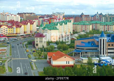 SALEKHARD, RUSSIE - 29 AOÛT 2018 : paysage urbain de Salekhard coloré Banque D'Images
