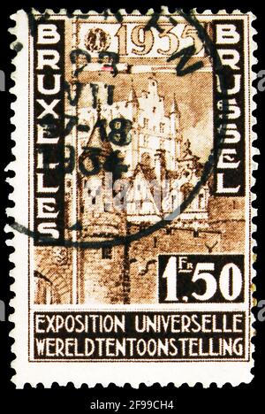 MOSCOU, RUSSIE - 4 NOVEMBRE 2019: Timbre-poste imprimé en Belgique montre Bruxelles exposition internationale de 1935 - 'Vieux Bruxelles', série, vers 193 Banque D'Images