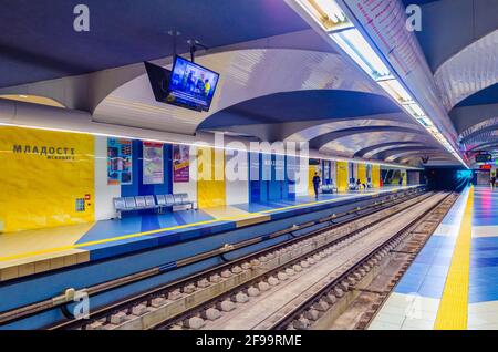 SOFIA, BULGARIE, 17 SEPTEMBRE 2014 : vue sur la station de métro Mladost à Sofia, Bulgarie. Banque D'Images