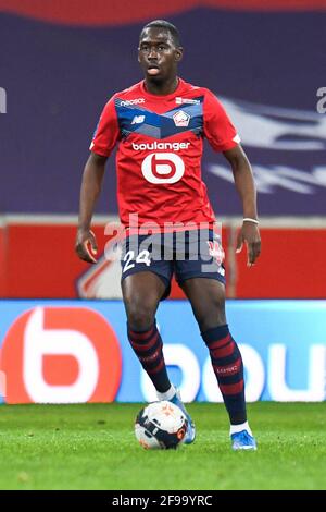 Le milieu de terrain français de Lille Boubakary Soumare court avec le ballon lors du match de football de la Ligue française 1 entre Lille (LOSC) et Montpellier (MHSC) au Stade Pierre Mauroy à Villeneuve d’Ascq le 16 avril 2021.photo de Julie Sebadelha/ABACAPRESS.COM Banque D'Images