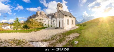 L'Europe, l'Italie, le Tyrol du Sud, Bolzano. Dans l'église des Alpes, col Gardena Dolomites Tyrol du Sud, Banque D'Images