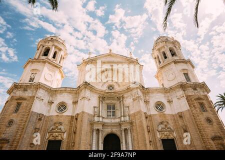 Cathédrale de Cadix, Espagne. Jour ensoleillé Banque D'Images
