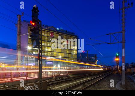 Vienne, Boehringer Ingelheim, société pharmaceutique, nouvelle usine de production Biotech à Wien Hetzendorf, train à Südbahn en 12. Meidling, Vienne, Autriche Banque D'Images