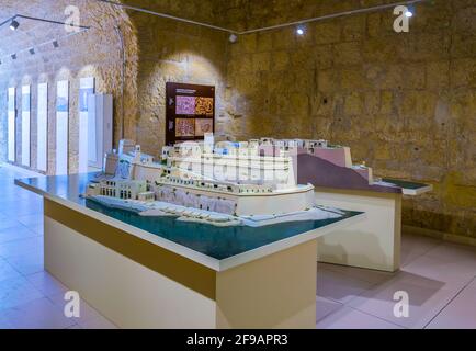 BIRGU, MALTE, 2 MAI 2017 : détail du musée historique à l'intérieur du fort St. angelo à Birgu, Malte Banque D'Images