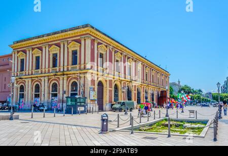 BARI, ITALIE, 20 JUIN 2014: Vue de la piazza ferrarese à Bari, Italie. Banque D'Images