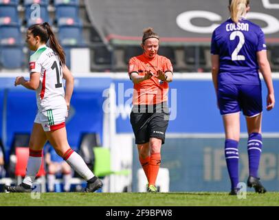 Louvain, Belgique. 17 avril 2021. Heverlee, Belgiu, 17 avril 2021, arbitre lois Otte photographié lors d'un match de football féminin entre Oud Heverlee Leuven et RSC Anderlecht le 2e jour de match 1 dans la saison 2020 - 2021 de la Super League belge de Womens, samedi 17 avril 2021 à Heverlee, Belgique . PHOTO SPORTPIX.BE | SPP | DAVID CATRYNOT POUR UTILISATION ET VENTE EN BELGIQUE CRÉDIT: SPP SPORT PRESS PHOTO. /Alamy Live News Banque D'Images