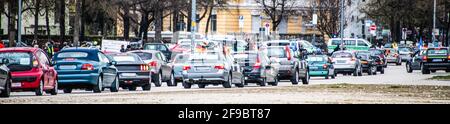 Défilé de cortèges contre les rétictions du gouvernement en raison de la pandémie Maladie à Munich le 17 avril 2021 Banque D'Images