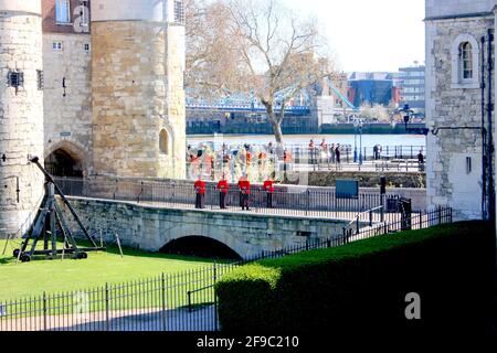 The Beefeaters à la Tour de Londres Banque D'Images