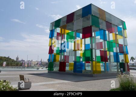 MALAGA, COSTA DEL sol, ESPAGNE - 29 AOÛT 2019 : Centre Pompidou au Port de Malaga sur la Costa del sol en Andalousie, Espagne Banque D'Images