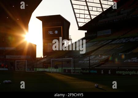 Wolverhampton, Angleterre, le 17 avril 2021. Une vue générale de Molineux pendant le match de la Premier League à Molineux, Wolverhampton. Le crédit photo devrait être : Darren Staples/ Sportimage Banque D'Images