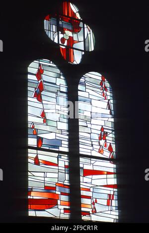 Vitraux de l'église Saint-Nikolaus en 1979, Bensberg, Bergisch-Gladbach, Rhénanie-du-Nord-Westphalie, Allemagne Banque D'Images