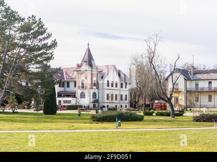 Hullam Hotel a été ouvert en 1894. L'hôtel est situé sur les rives du Lac Balaton à Keszthely, Zala County, Western Transdanubia, Hongrie, Europe Banque D'Images