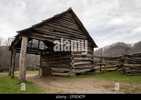 ancienne maison en rondins dans le parc national Banque D'Images