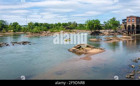 Vue sur la rivière Chattahoochee entre Columbus, Géorgie, et Phénix City, Alabama. (ÉTATS-UNIS) Banque D'Images