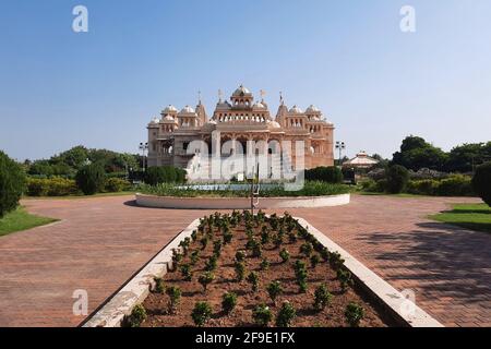 Le temple Shree Hari Mandir à Porbandar, en Inde, à la lumière du jour Banque D'Images