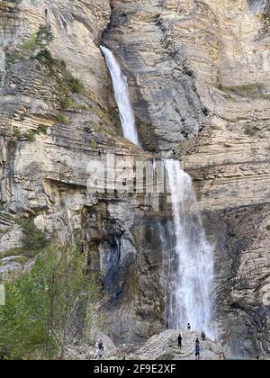 Sorrosal dans la ville de Broto, dans les Pyrénées aragonaises, situé à Huesca, Espagne. Vue Banque D'Images